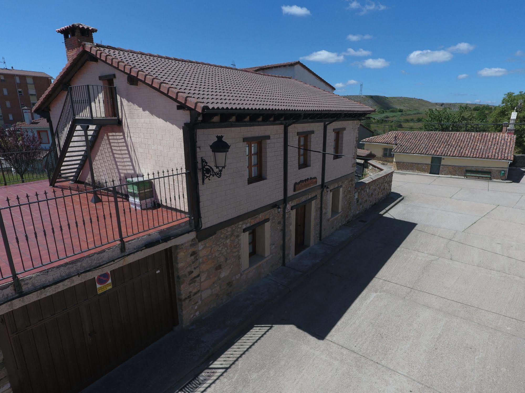 Majada Palentina Pension Villanueva de Arriba Buitenkant foto
